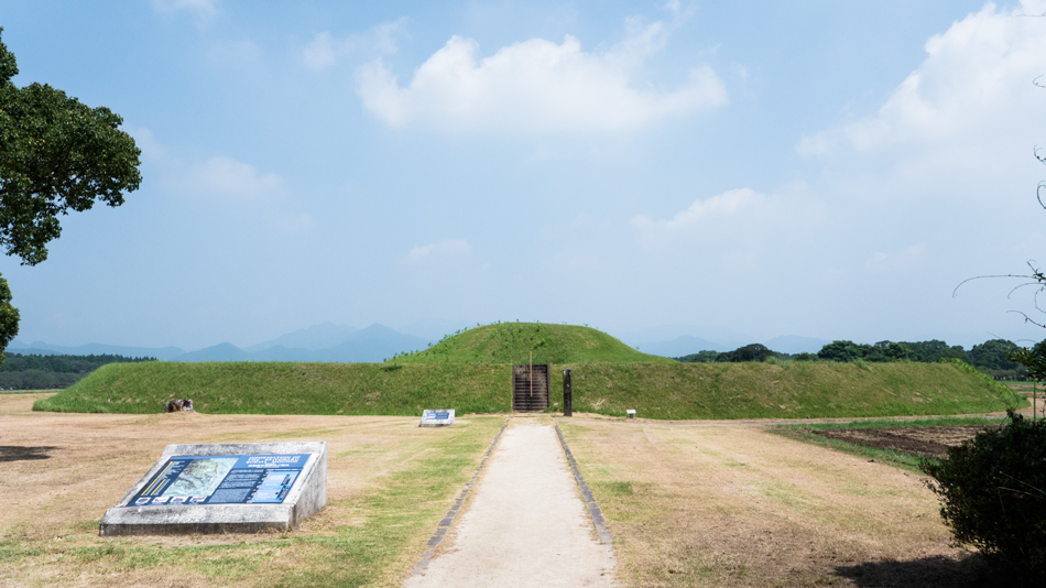 富士山の神社：鬼の窟古墳 [206号墳]