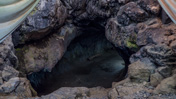 洞穴入り口